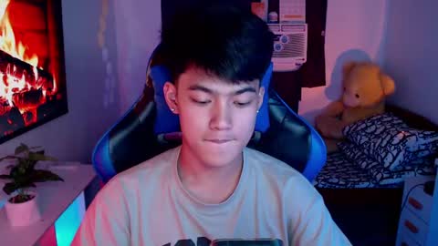 Snapshot of xaldrian_destroyer chatting on February 13, 2025, 1:15 pm Prince Aldrian online show from February 13, 2025, 1:15 pm