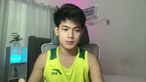 Snapshot of xaldrian_destroyer chatting on December 2, 2025, 6:41 am Prince Aldrian online show from December 2, 2025, 6:41 am