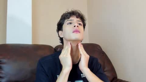 Snapshot of xam_collen chatting on November 19, 2025, 3:23 pm xam_collen online show from November 19, 2025, 3:23 pm