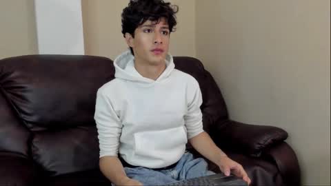 Snapshot of xam_collen chatting on November 30, 2025, 3:49 pm xam_collen online show from November 30, 2025, 3:49 pm