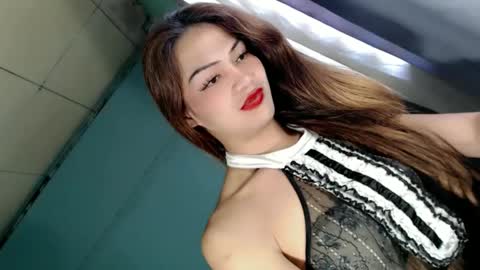 Snapshot of xangel_redx chatting on December 5, 2024, 11:18 pm ANGEL online show from December 5, 2024, 11:18 pm