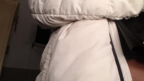 Snapshot of xararouxxx chatting on November 25, 2025, 8:09 pm S A R A 100K followers online show from November 25, 2025, 8:09 pm