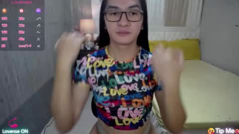 xasiantrnaslover online show from November 12, 2025, 10:52 pm