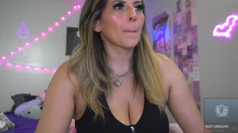 Snapshot of xclusivesecrets chatting on October 3, 2025, 7:11 pm spoil me here online show from October 3, 2025, 7:11 pm