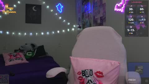 Snapshot of xclusivesecrets chatting on October 12, 2025, 11:20 am spoil me here online show from October 12, 2025, 11:20 am