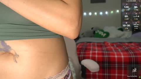 Snapshot of xclusivesecrets chatting on December 5, 2025, 9:00 pm spoil me here online show from December 5, 2025, 9:00 pm