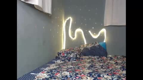 Snapshot of xcreamypussy chatting on February 24, 2025, 7:33 am xcreamypussy online show from February 24, 2025, 7:33 am