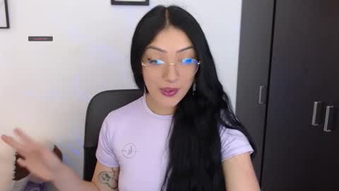 Xia online show from November 20, 2025, 5:56 pm