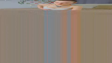 Luna and Lina online show from December 17, 2025, 4:07 am