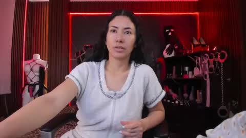 XiaQueen   I M online show from September 18, 2025, 11:01 am