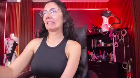 XiaQueen   I M online show from November 15, 2025, 8:16 pm