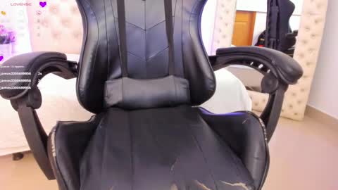 xiomara_cortes online show from January 25, 2025, 10:28 pm