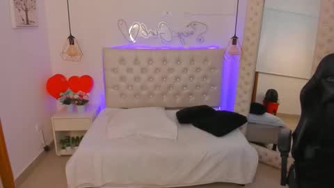 xiomara_cortes online show from February 16, 2025, 1:25 am