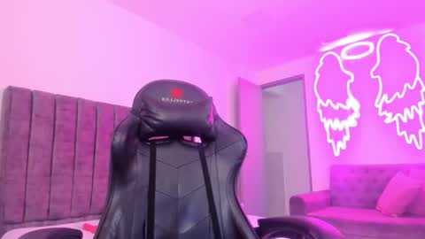 xiomara_cortes online show from November 25, 2025, 12:43 am