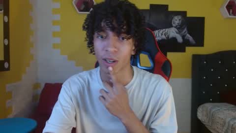 Snapshot of xion_ez chatting on September 25, 2025, 10:35 pm xion_ez online show from September 25, 2025, 10:35 pm
