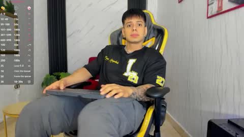 Snapshot of xkevyn chatting on September 23, 2025, 12:19 pm online show from September 23, 2025, 12:19 pm