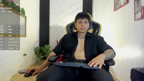 Snapshot of xkevyn chatting on October 25, 2025, 12:23 pm online show from October 25, 2025, 12:23 pm