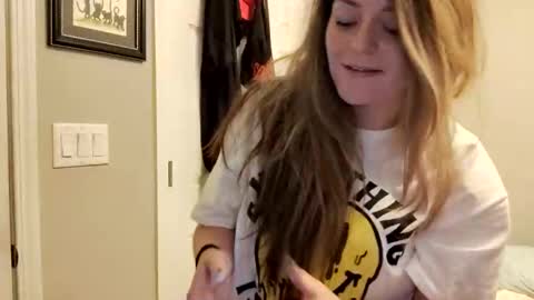 Snapshot of xkittymeowz chatting on November 18, 2025, 7:57 am xkittymeowz online show from November 18, 2025, 7:57 am