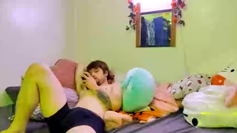 Snapshot of xkittymeowz chatting on November 25, 2025, 6:52 pm xkittymeowz online show from November 25, 2025, 6:52 pm