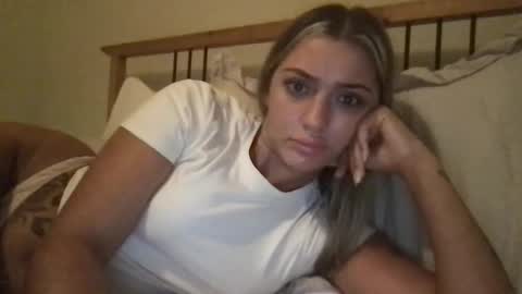 Snapshot of xkloeexo chatting on December 15, 2025, 7:40 pm xkloeexo online show from December 15, 2025, 7:40 pm