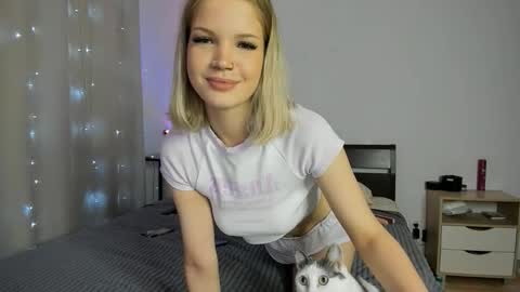 Snapshot of xloe_queen chatting on November 26, 2025, 11:22 am Chloe online show from November 26, 2025, 11:22 am