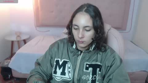Snapshot of xlunna chatting on March 9, 2025, 12:20 pm lunna online show from March 9, 2025, 12:20 pm