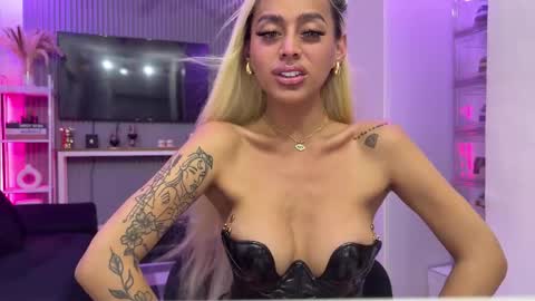 TAMARA MY LOVE online show from November 18, 2025, 1:04 pm