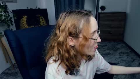 Snapshot of xo_lil_dream chatting on September 20, 2025, 7:31 am Kylie online show from September 20, 2025, 7:31 am