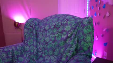 Bella Bondai online show from March 4, 2025, 9:51 am