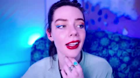 Bella Bondai online show from September 18, 2025, 3:03 pm