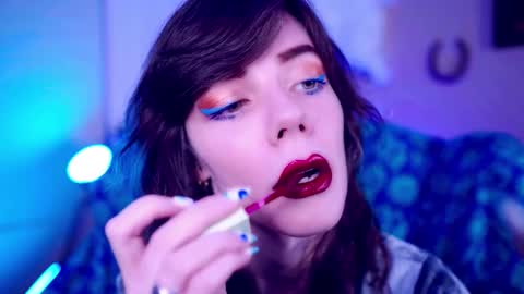 Bella Bondai online show from November 8, 2025, 12:33 am