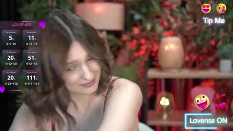 xoxo_molly online show from October 8, 2025, 7:55 pm