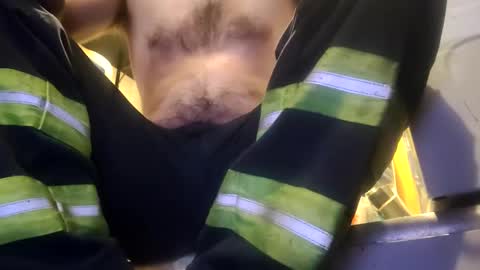 Snapshot of xploringus1 chatting on October 22, 2025, 2:28 pm Xploringus online show from October 22, 2025, 2:28 pm