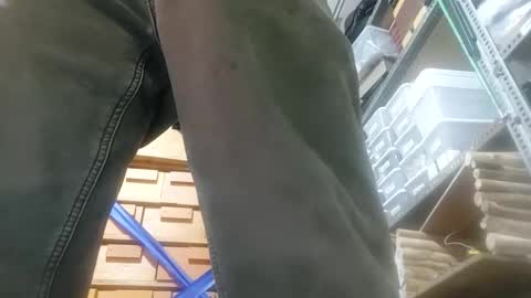 Snapshot of xploringus1 chatting on November 19, 2025, 10:21 pm Xploringus online show from November 19, 2025, 10:21 pm