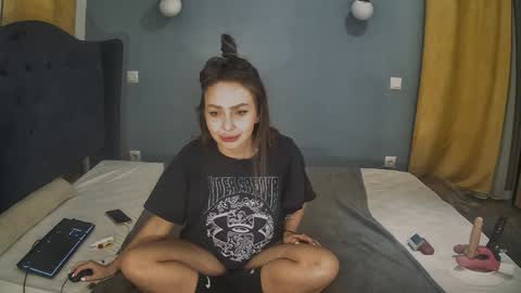 Snapshot of xsexycouples chatting on January 19, 2025, 10:39 pm AnnaMaee online show from January 19, 2025, 10:39 pm