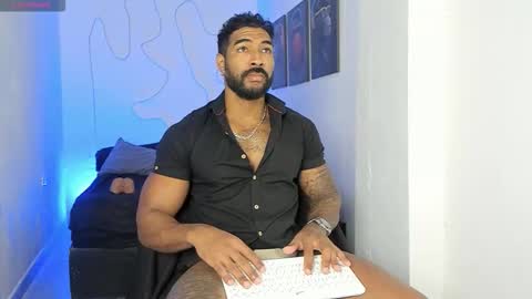 Snapshot of xtipp3r chatting on October 15, 2025, 1:55 pm Stipp3r online show from October 15, 2025, 1:55 pm