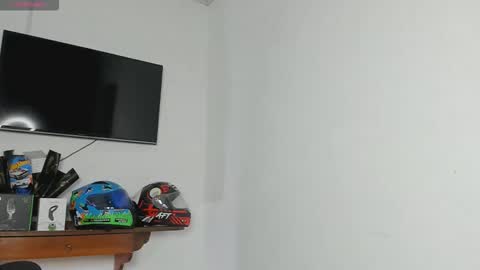 Snapshot of xtipp3r chatting on November 30, 2025, 10:52 am Stipp3r online show from November 30, 2025, 10:52 am