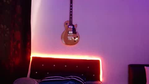 Snapshot of xx_johnson_xx chatting on September 21, 2025, 12:29 pm VALE online show from September 21, 2025, 12:29 pm