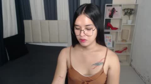 CHLOES ROOM online show from October 10, 2025, 5:45 pm