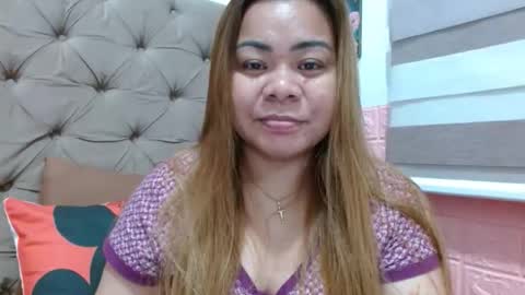 Snapshot of xxkryzelxx chatting on December 15, 2025, 4:44 pm Dhel online show from December 15, 2025, 4:44 pm