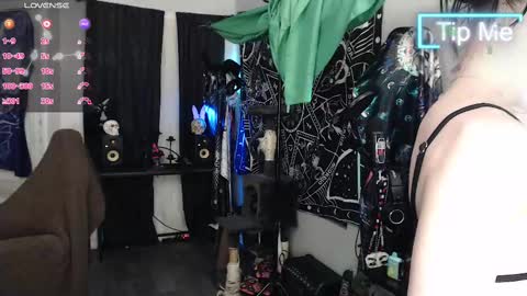 Snapshot of xxlilithmoonxx chatting on February 12, 2025, 9:10 am Lilith online show from February 12, 2025, 9:10 am