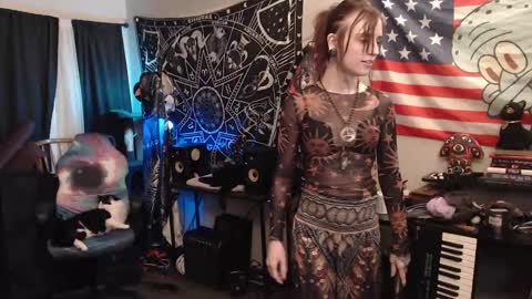 Snapshot of xxlilithmoonxx chatting on September 27, 2025, 1:32 am Lilith online show from September 27, 2025, 1:32 am