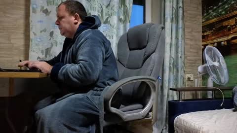 Snapshot of xxrojxx chatting on December 23, 2024, 2:07 pm roki-- --  online show from December 23, 2024, 2:07 pm