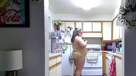 Strawberry Jane online show from December 14, 2025, 9:30 pm