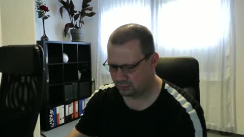 Eddi online show from October 28, 2025, 7:34 am