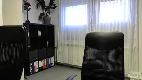 Eddi online show from October 30, 2025, 6:37 am