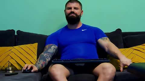 Xtream Leonard online show from December 1, 2025, 5:18 pm