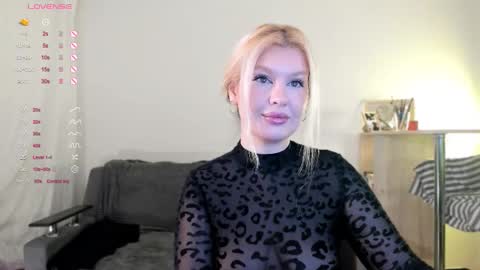 Snapshot of xxviktoryqueenxx chatting on October 15, 2025, 9:15 pm Vi online show from October 15, 2025, 9:15 pm