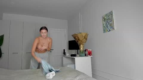 xxx_leila online show from November 2, 2025, 10:17 am