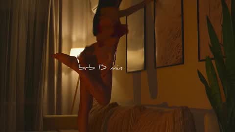 Molly online show from November 5, 2025, 10:04 am